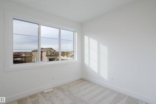 713 Elderberry Close, Edmonton, AB - Indoor Photo Showing Other Room
