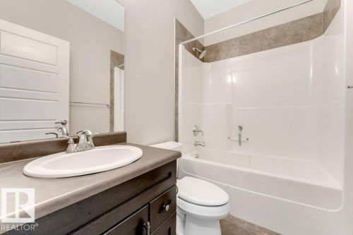 3683 8 Street, Edmonton, AB - Indoor Photo Showing Bathroom