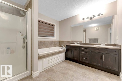 3683 8 Street, Edmonton, AB - Indoor Photo Showing Bathroom