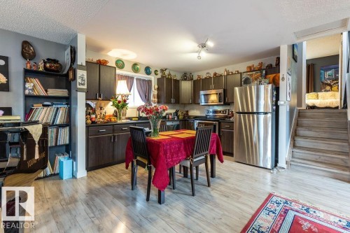 7232 183B Street, Edmonton, AB - Indoor Photo Showing Kitchen