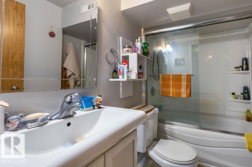 7232 183B Street, Edmonton, AB - Indoor Photo Showing Bathroom