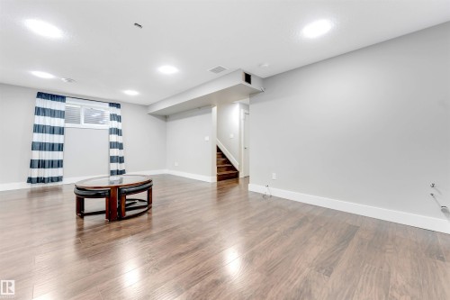 3363 16B Avenue, Edmonton, AB - Indoor