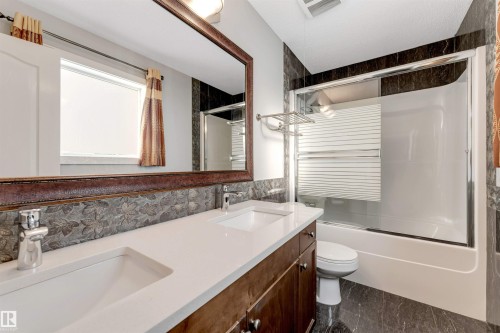 3363 16B Avenue, Edmonton, AB - Indoor Photo Showing Bathroom