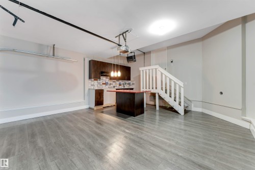 3363 16B Avenue, Edmonton, AB - Indoor