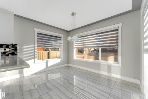 3363 16B Avenue, Edmonton, AB - Indoor Photo Showing Other Room