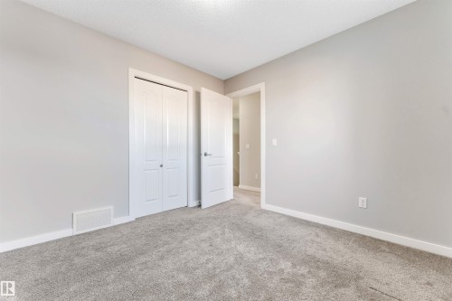 3363 16B Avenue, Edmonton, AB - Indoor Photo Showing Other Room