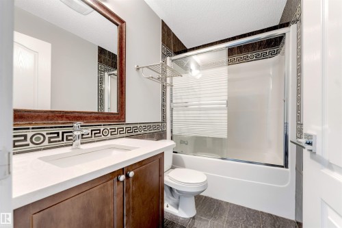 3363 16B Avenue, Edmonton, AB - Indoor Photo Showing Bathroom