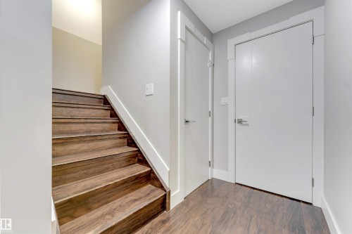 3363 16B Avenue, Edmonton, AB - Indoor Photo Showing Other Room