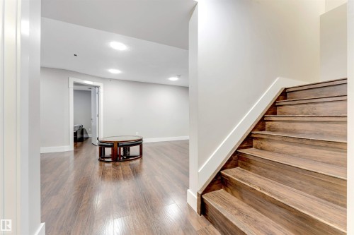 3363 16B Avenue, Edmonton, AB - Indoor Photo Showing Other Room