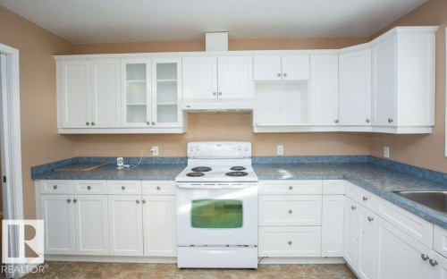 11107 103 Street, Westlock, AB - Indoor Photo Showing Kitchen