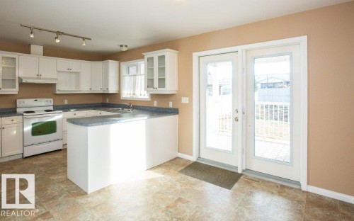 11107 103 Street, Westlock, AB - Indoor Photo Showing Kitchen