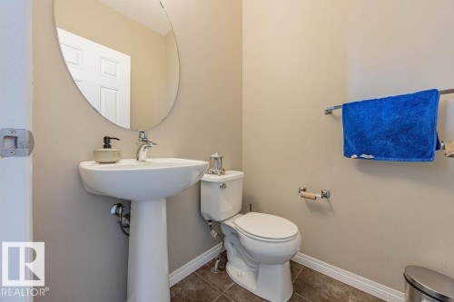 9840 220 Street, Edmonton, AB - Indoor Photo Showing Bathroom