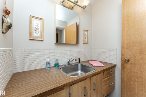 8204 163 Street, Edmonton, AB - Indoor