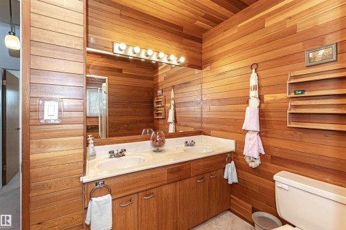 8204 163 Street, Edmonton, AB - Indoor Photo Showing Bathroom