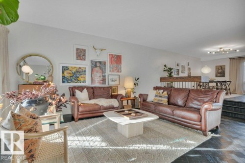 14112 59 Avenue, Edmonton, AB - Indoor Photo Showing Living Room