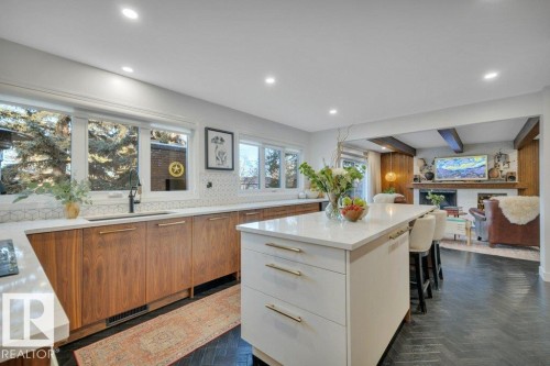14112 59 Avenue, Edmonton, AB - Indoor Photo Showing Kitchen