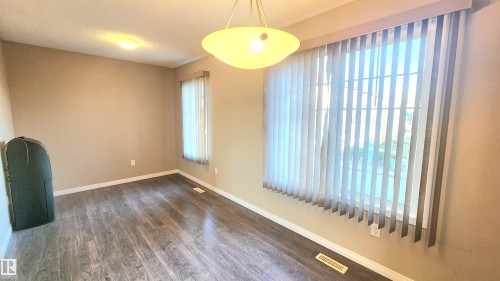 32 1030 Chappelle Boulevard, Edmonton, AB - Indoor Photo Showing Other Room