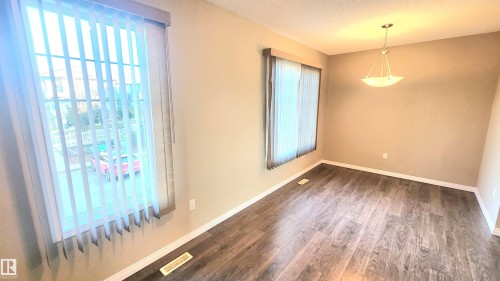 32 1030 Chappelle Boulevard, Edmonton, AB - Indoor Photo Showing Other Room