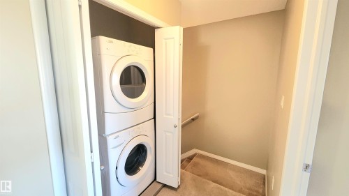 32 1030 Chappelle Boulevard, Edmonton, AB - Indoor Photo Showing Laundry Room