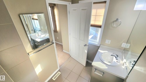 32 1030 Chappelle Boulevard, Edmonton, AB - Indoor