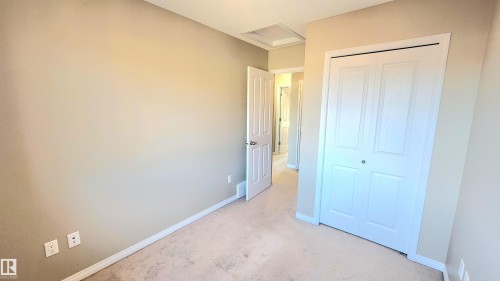 32 1030 Chappelle Boulevard, Edmonton, AB - Indoor Photo Showing Other Room