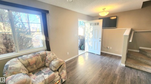 32 1030 Chappelle Boulevard, Edmonton, AB - Indoor Photo Showing Other Room