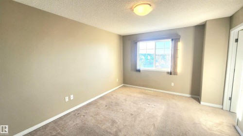 32 1030 Chappelle Boulevard, Edmonton, AB - Indoor Photo Showing Other Room