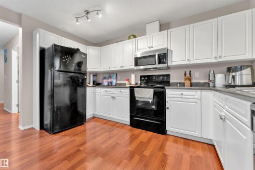 8 2503 24 Street, Edmonton, AB - Indoor Photo Showing Kitchen