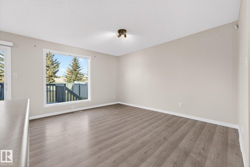1094 Barnes Way, Edmonton, AB - Indoor Photo Showing Other Room