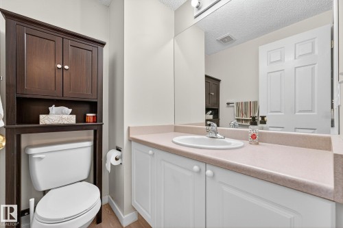 1094 Barnes Way, Edmonton, AB - Indoor Photo Showing Bathroom