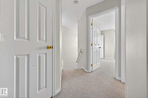 1094 Barnes Way, Edmonton, AB - Indoor Photo Showing Other Room