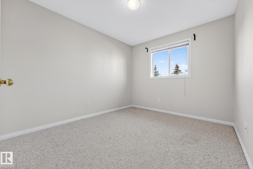 1094 Barnes Way, Edmonton, AB - Indoor Photo Showing Other Room