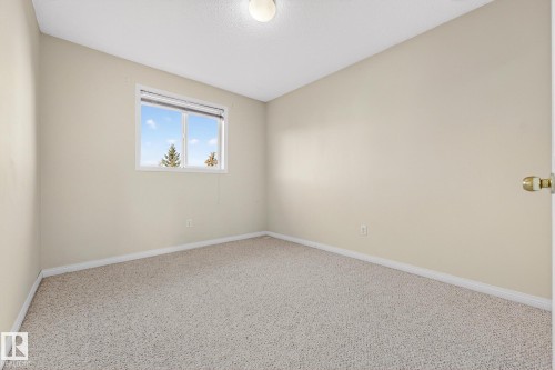 1094 Barnes Way, Edmonton, AB - Indoor Photo Showing Other Room
