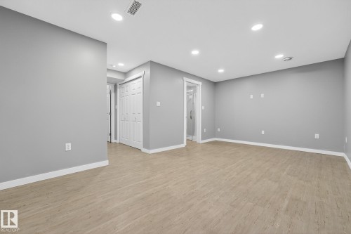 1094 Barnes Way, Edmonton, AB - Indoor Photo Showing Other Room