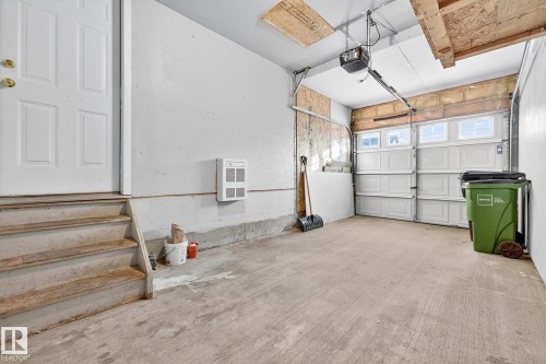 1094 Barnes Way, Edmonton, AB - Indoor Photo Showing Garage