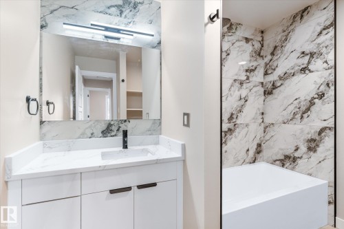 6510 184 Street, Edmonton, AB - Indoor Photo Showing Bathroom