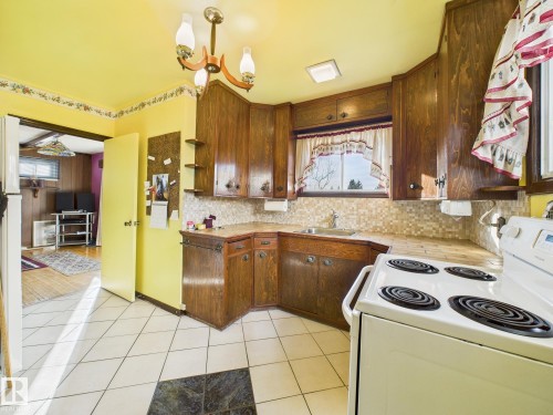 9917 159 Street, Edmonton, AB - Indoor Photo Showing Kitchen