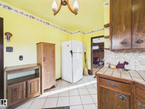 9917 159 Street, Edmonton, AB - Indoor