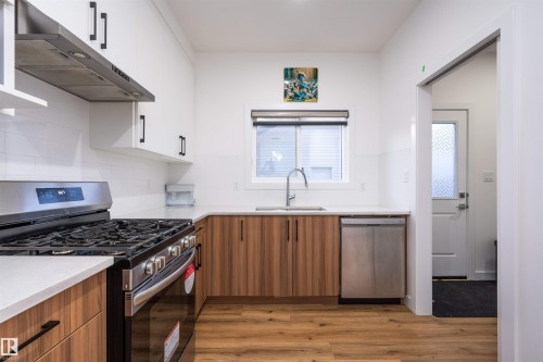 2126 209A Street, Edmonton, AB - Indoor Photo Showing Kitchen