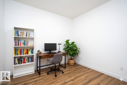 2126 209A Street, Edmonton, AB - Indoor Photo Showing Office