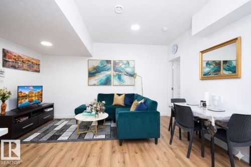 2126 209A Street, Edmonton, AB - Indoor