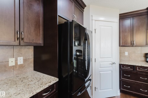 16730 122A Street, Edmonton, AB - Indoor Photo Showing Kitchen