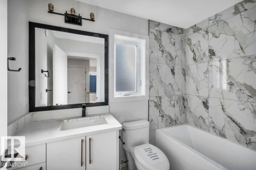 9907 68 Street, Edmonton, AB - Indoor Photo Showing Bathroom