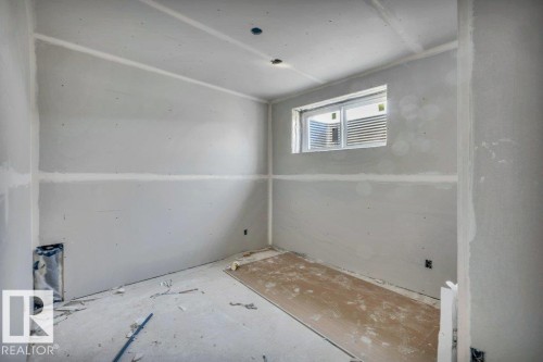 9907 68 Street, Edmonton, AB - Indoor