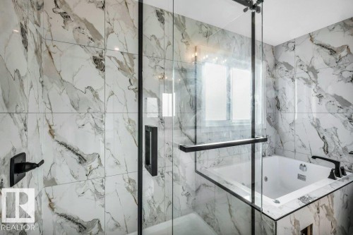 9907 68 Street, Edmonton, AB - Indoor Photo Showing Bathroom