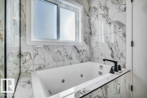 9907 68 Street, Edmonton, AB - Indoor Photo Showing Bathroom