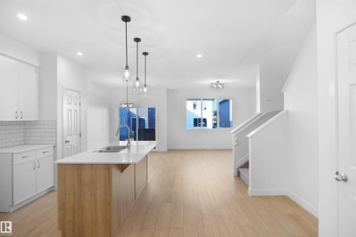 17333 6A Street, Edmonton, AB - Indoor Photo Showing Kitchen With Upgraded Kitchen