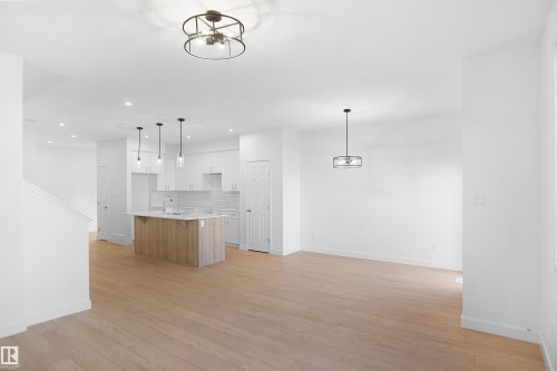 17333 6A Street, Edmonton, AB - Indoor Photo Showing Kitchen