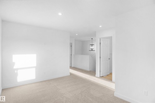 17333 6A Street, Edmonton, AB - Indoor Photo Showing Other Room