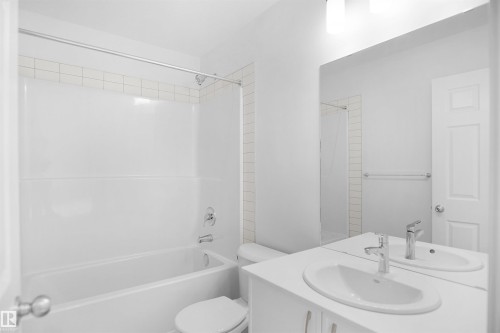 17333 6A Street, Edmonton, AB - Indoor Photo Showing Bathroom